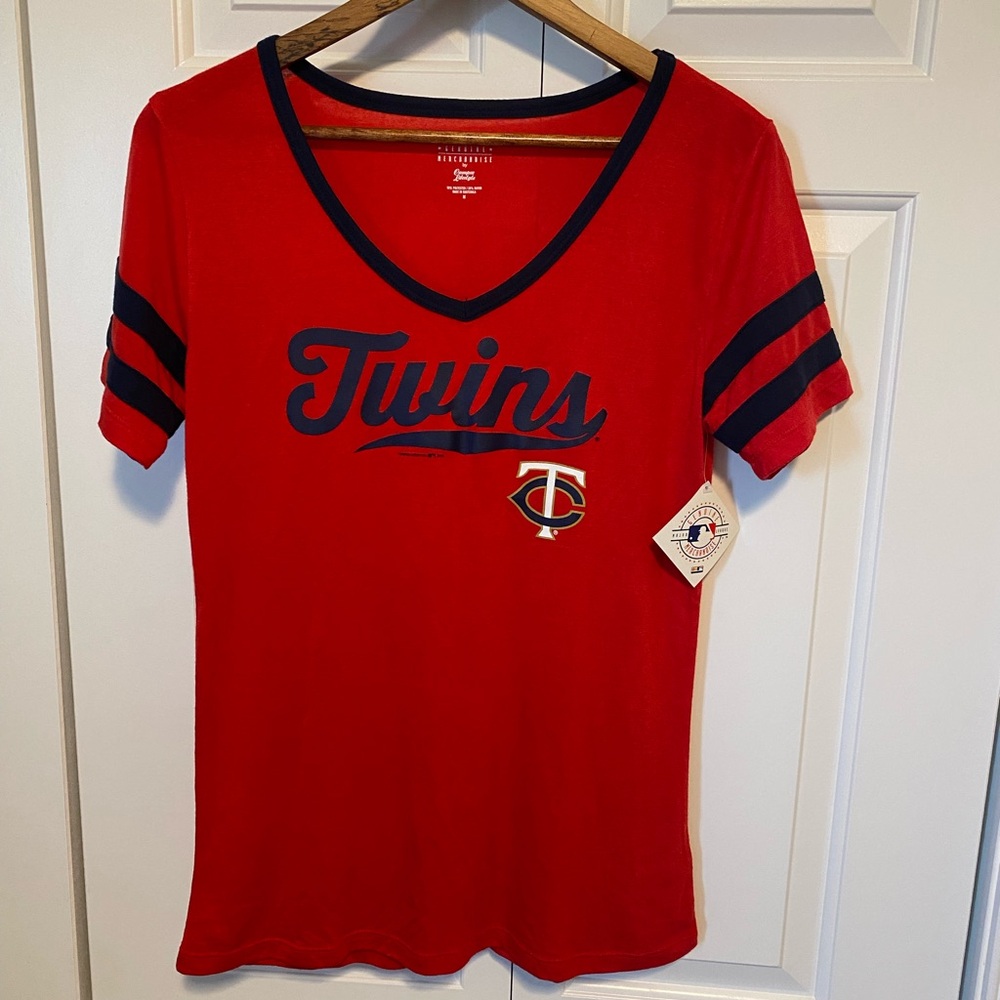 NWT Women's Red V-Neck MN Twins Shirt